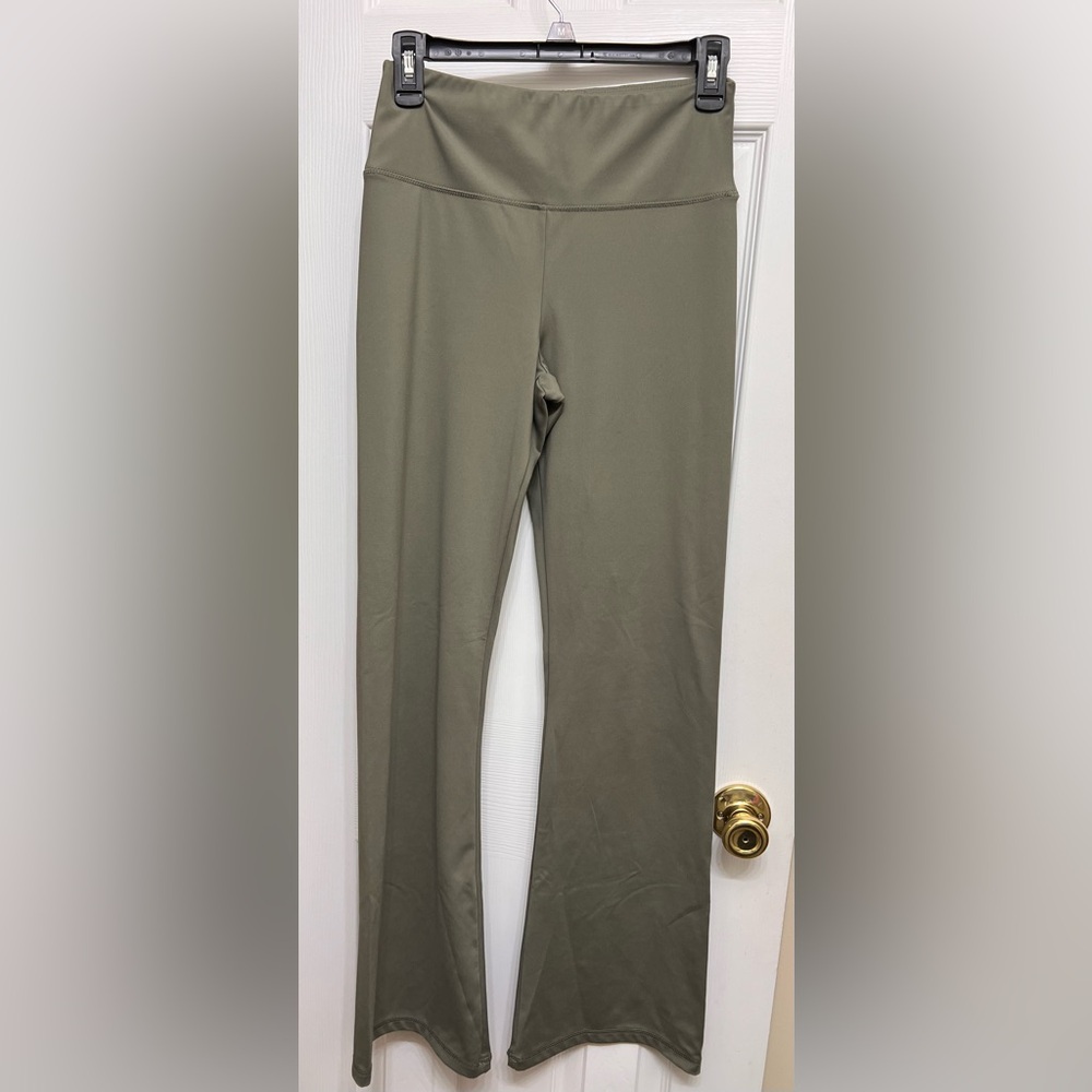 American Eagle Outfitters Flare Yoga Pants